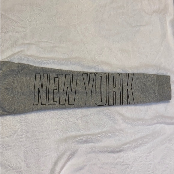 Cropped sweatshirt - Picture 3 of 3